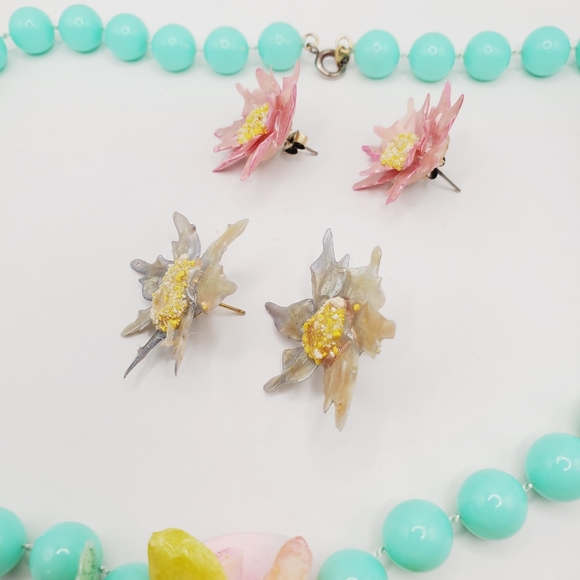 RARE Vintage Sea Shell Flower Necklace Green Peach Teal White Pink 19" - Picture 5 of 16